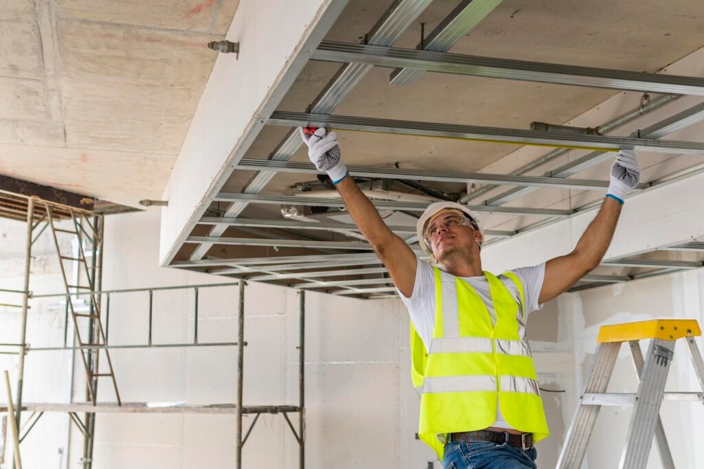 Mejores Prácticas para Crear un Manual del Empleado Efectivo en tu Negocio de Construcción